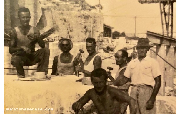 1952 - Operai delle Cave con la tintarella