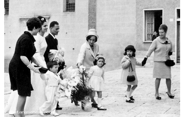 1965, Mercoled 28 Aprile - Terzino accompagna Marta in chiesa