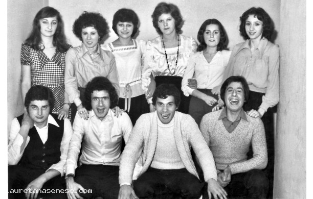 1975 - Un gruppo carnevalesco di amici molto affiatati