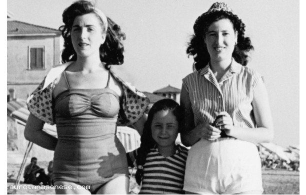 1957 - Le donne dei Marignani al mare