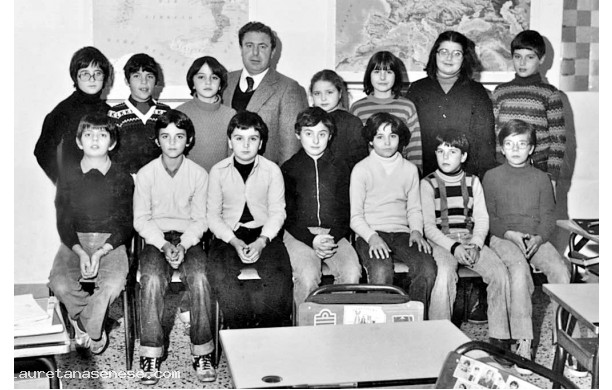 1980 - Quinta Elementare Mista con il maestro Fratagnoli