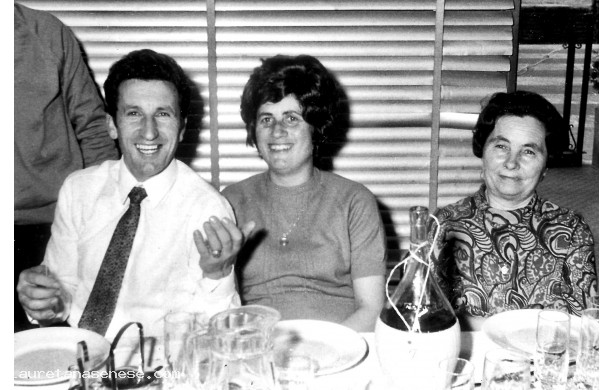 1971, Luned 12 Aprile - Invitati al matrimonio di Paola e Marino