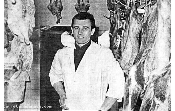 1958, settimana di Pasqua - Marcello Scali nel retro bottega