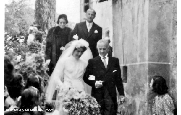 1944, Luned 16 Ottobre - Gli sposi verso la pieve di San Giovanni Evangelista