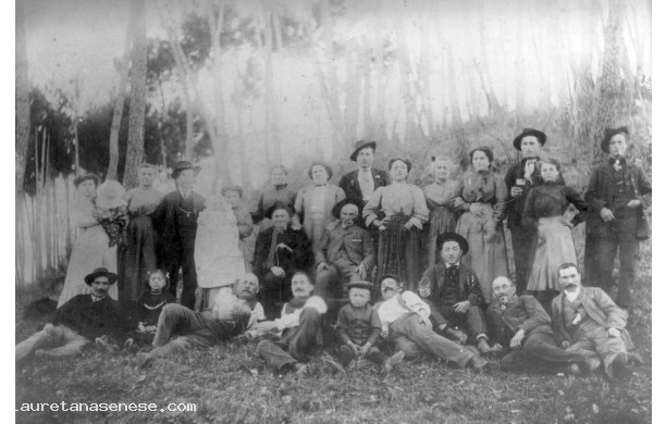 1915 - Foto ricordo del battesimo di Mariano Polloni