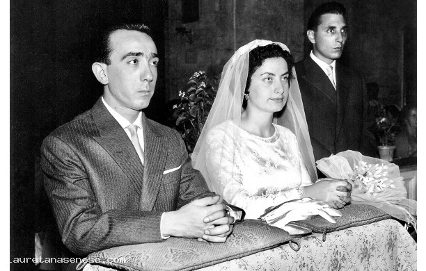 1958, Domenica 31 Agosto - Enrico e Ivonne all'altare