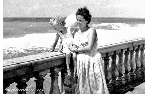 1959, Luglio - Balconata sul mare