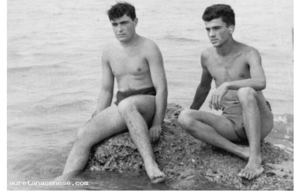 1954 - Due amici al mare