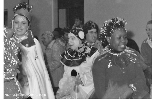 1983 - Carnevale con belle ragazze e .........