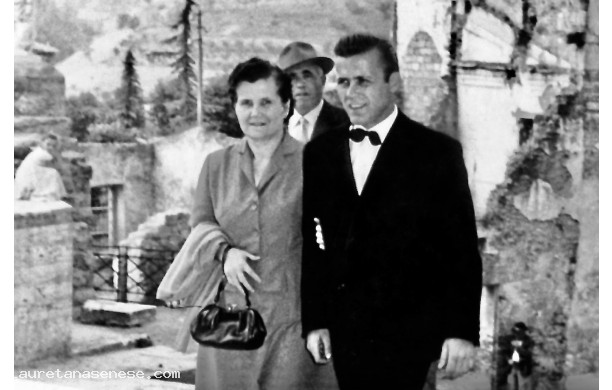 1956, Giovedì 13 Settembre - Guerrino accompagnato da mamma Olga