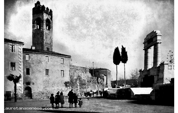 1934 - Porta Massini e Monumento ai Caduti