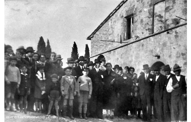 1936, Sabato 28 Novembre - Gino e Nella, insieme a tutti gli invitati al matrimonio
