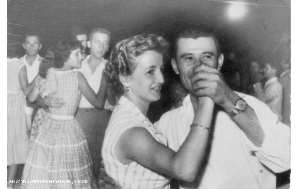 1962? - Marcello e Elena a ballare