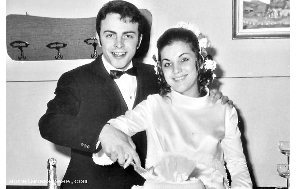 1968, Domenica 24 Novembre - Graziella e Luciano al taglio della torta