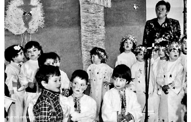 1987, Dicembre - Festa di Natale alla scuola Materna, recita
