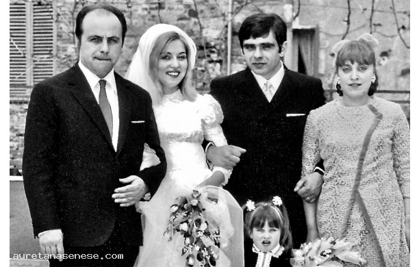 1969, Lunedì 28 Aprile - Marcello e Anna con gli sposi