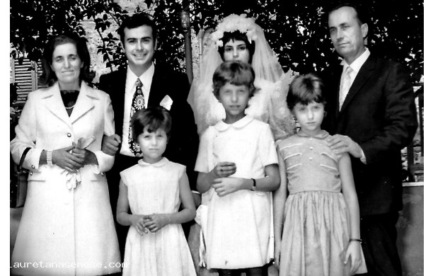 1970 - Gli sposi con la famiglia Romi