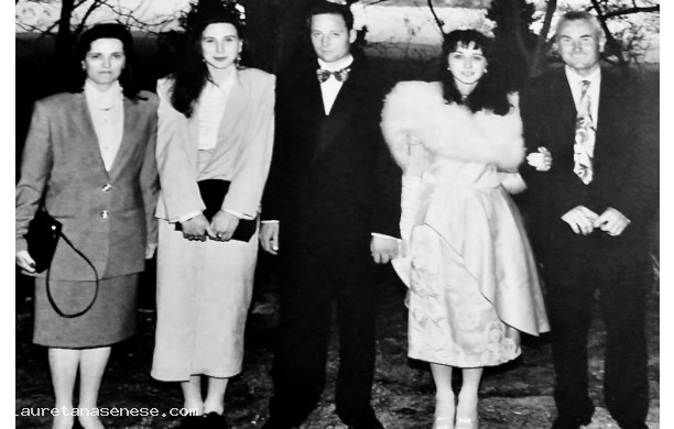 1993, Luned 12 Aprile - Sandra insieme alla sua famiglia e lo sposo