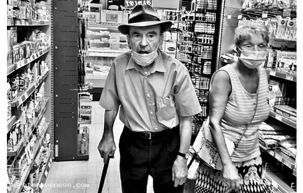 2021, Venerdì 27 Agosto - A oltre 100 anni, fa spesa alla Coop