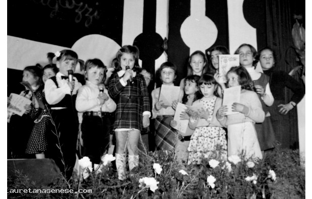 1973 - Coro di bambine al Festival canzone dei ragazzi