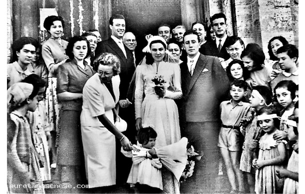 1952, Lunedì 15 Settembre - Gli sposi all'uscita dalla chiesa