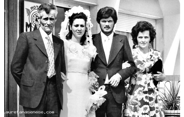 1971, Domenica 27 Giugno -Mario  e Marisa con i genitori dello sposo