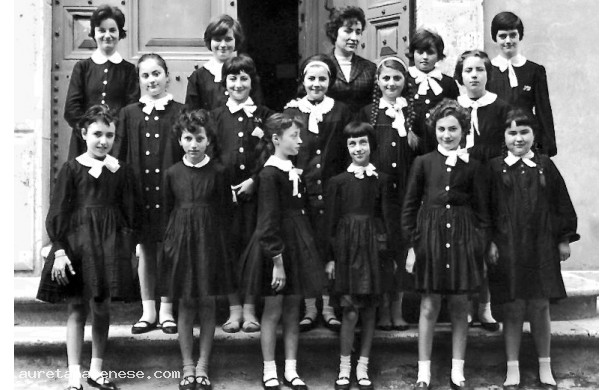 1961, giugno - Quinta elementare femminile