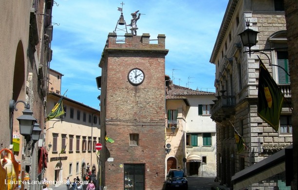 Torre campanaria di Pulcinella