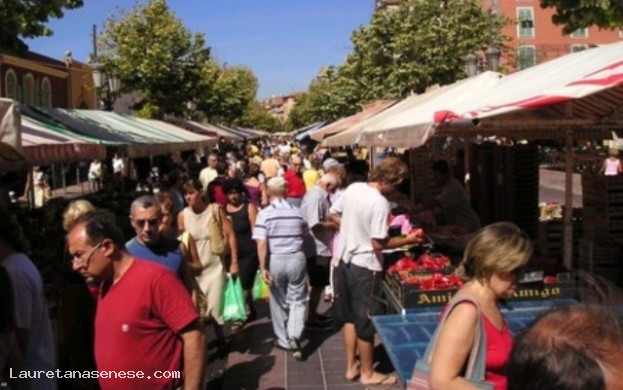 Mercato Settimanale Di Camucia